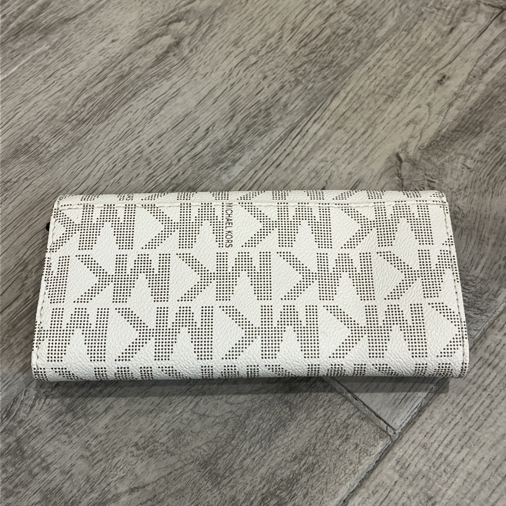 Michael Kors Jet Set Large Flap Continental Wallet Vanilla MK Signature - Picture 5 of 7